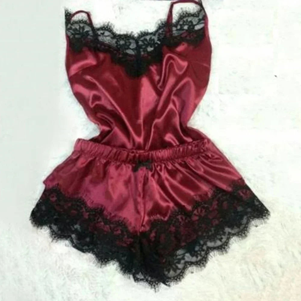 🌸 Ensemble pyjama femme en dentelle et finition soie – caraco et short – lingerie de nuit 2 pièces